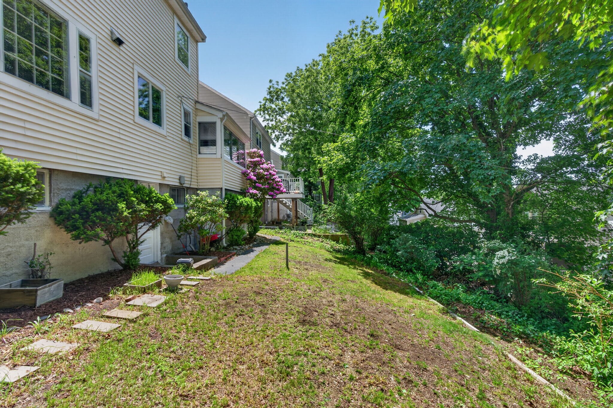 Building Photo - 64 Redlands Rd
