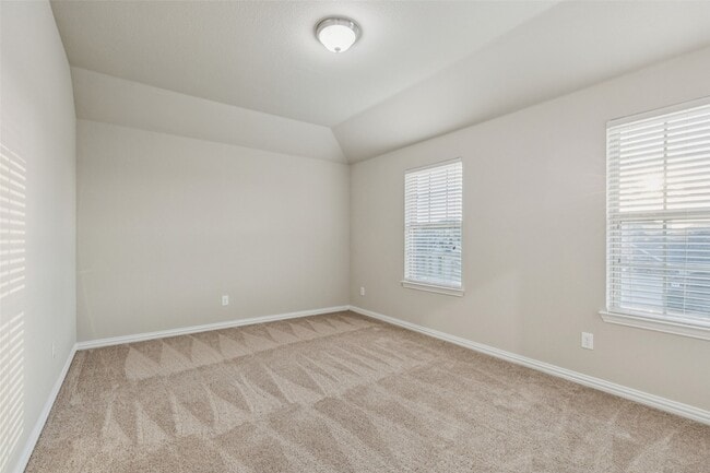 Building Photo - 5001 Bluewater Dr