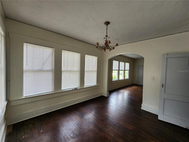 Building Photo - 505 NE 9th Ave