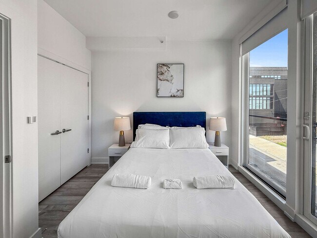 Building Photo - 1214 N American St