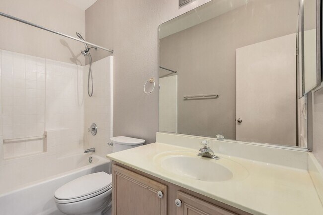 Building Photo - Newly Renovated 3-Bedroom Home in Gilbert