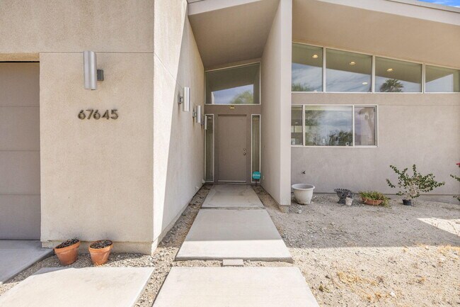 Building Photo - 67645 Long Canyon Ln