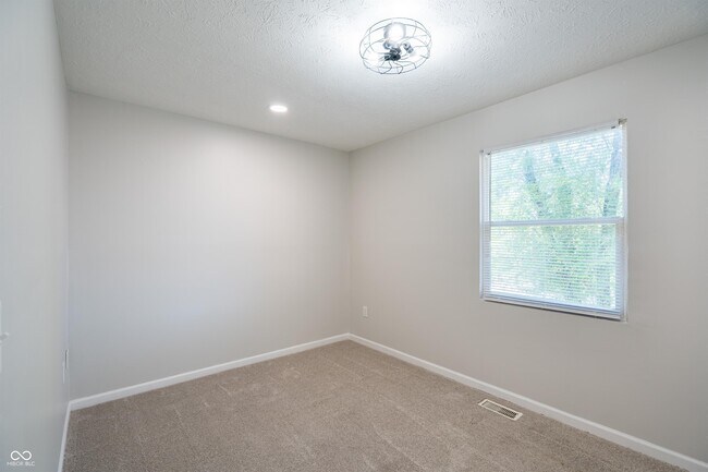 Building Photo - 1364 S Talbott St