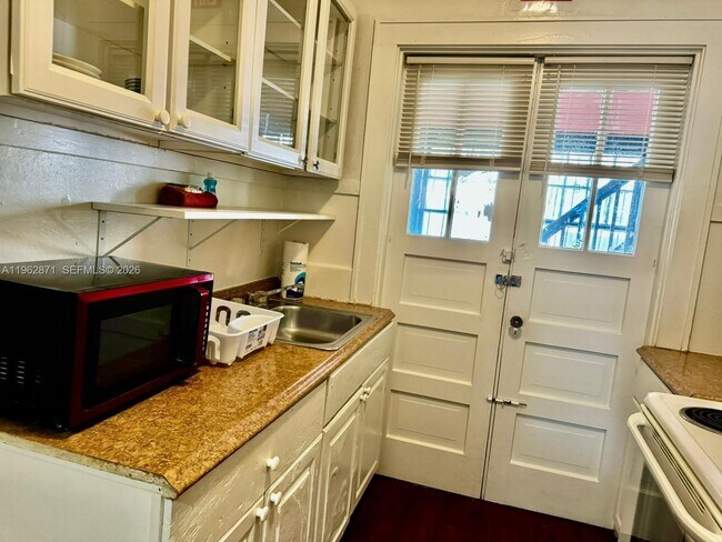 Building Photo - 1800 Fillmore St