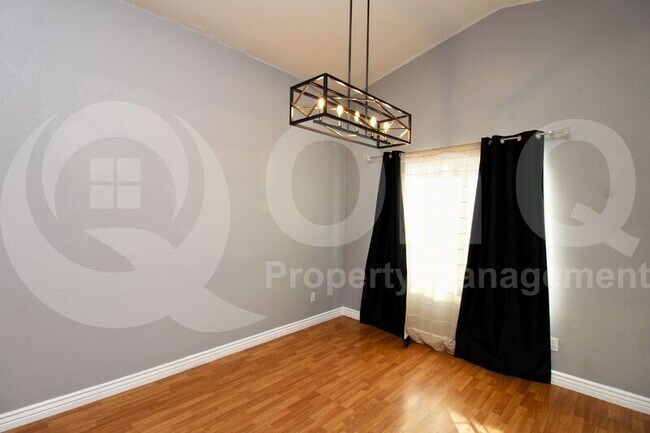Building Photo - 808 N Sailors Way