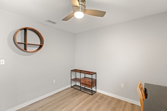 Building Photo - 47 Pine Ridge Trce