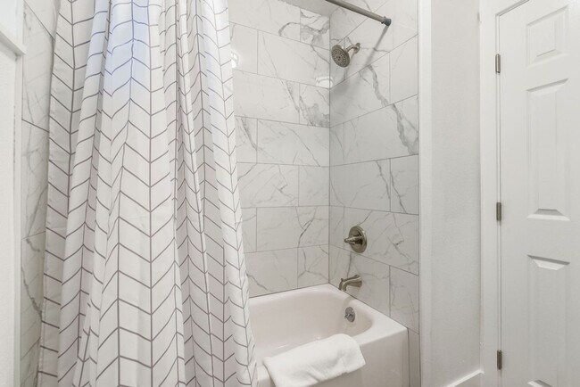 Building Photo - 1816 S G St