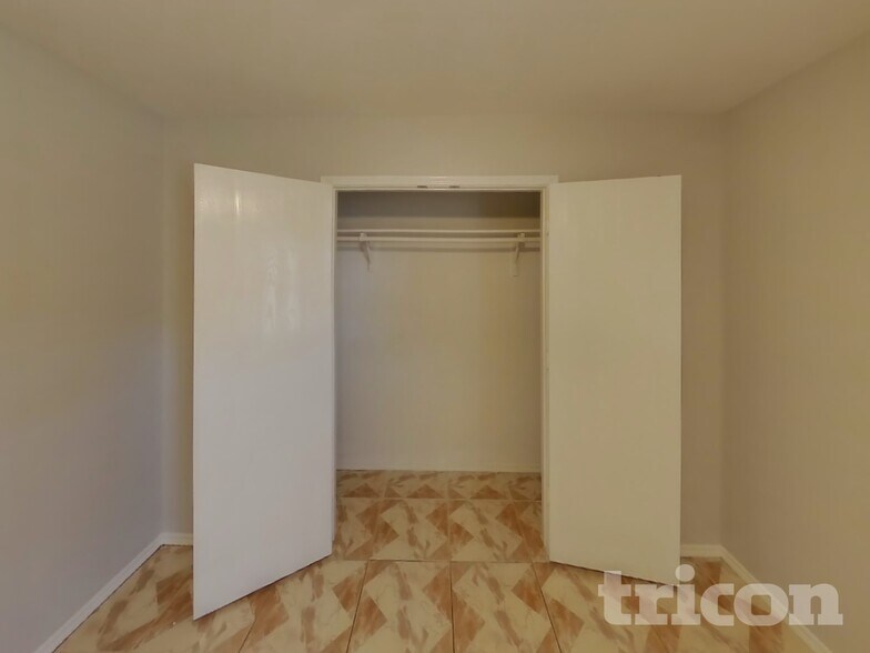 Building Photo - 7112 Avington Way