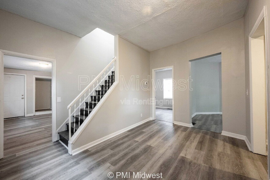 Building Photo - 623 Orange St