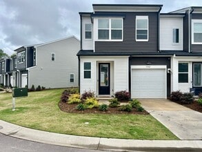 Building Photo - ** MOVE -IN SPECIAL! $500 off the first month's rent if approved application received by 06/30/20...