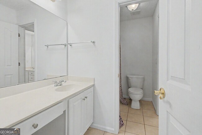 Building Photo - 255 Squire Ln