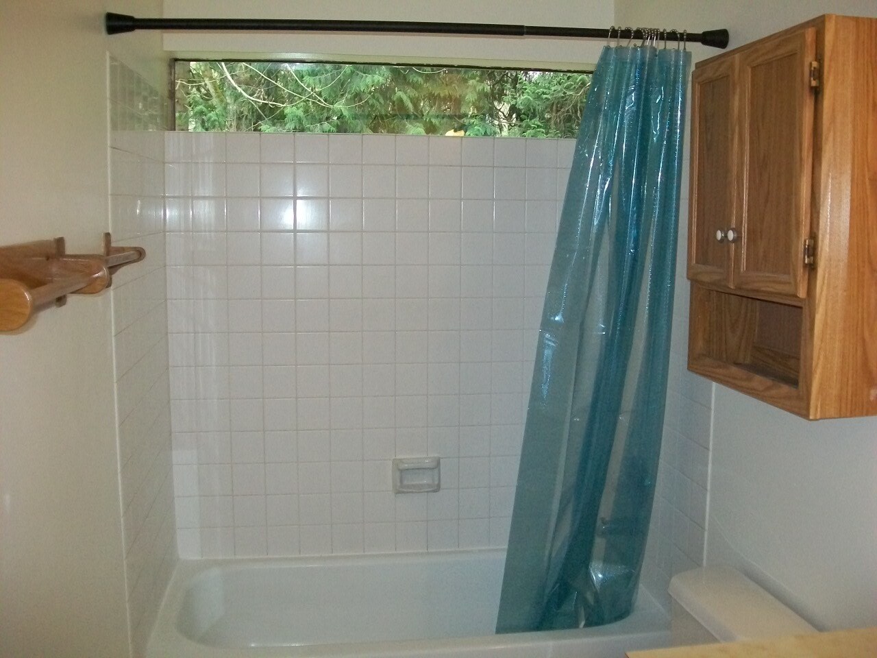 Bathroom - 2133 NW Mulholland Blvd