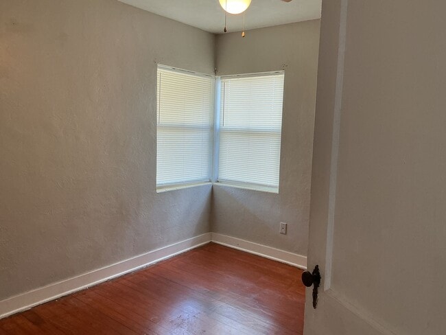 Building Photo - 3 Bed / 2 Bath Home in North Lakeland – Spacious Yard & Great Location