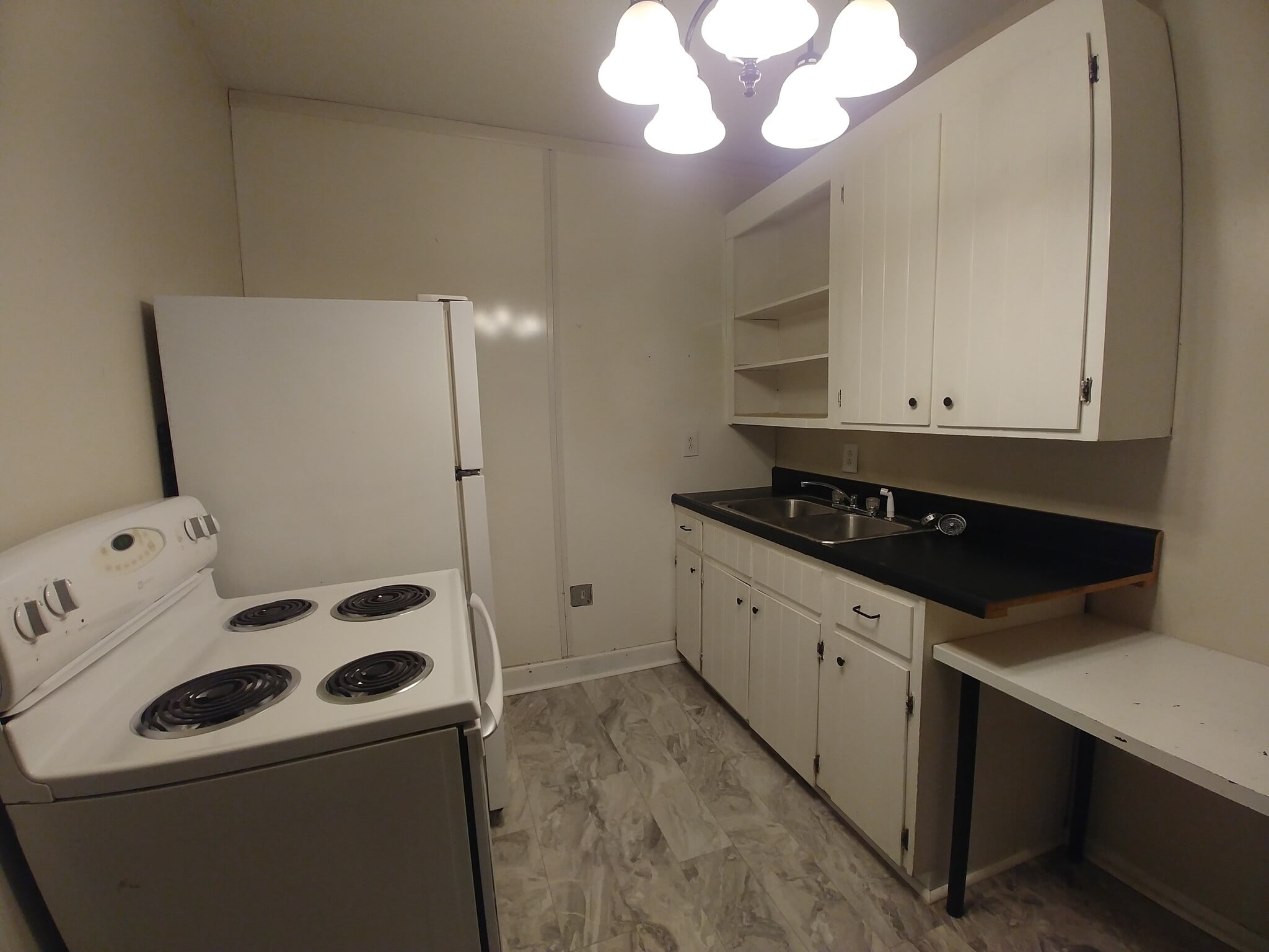 Kitchen - 5996 Seneca Trail S