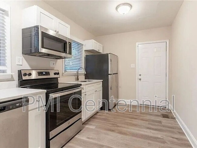 Building Photo - 1760 Spring Ave