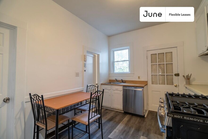 Primary Photo - 4A Sherman St