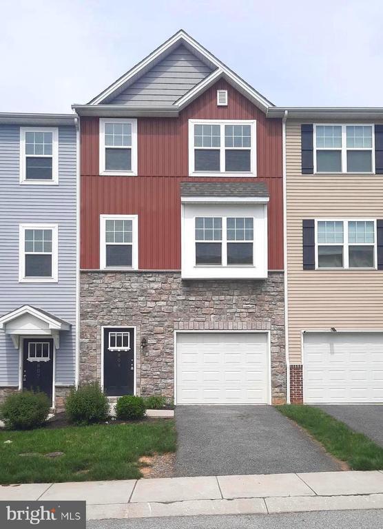 Building Photo - 809 Admiral's Quay Dr
