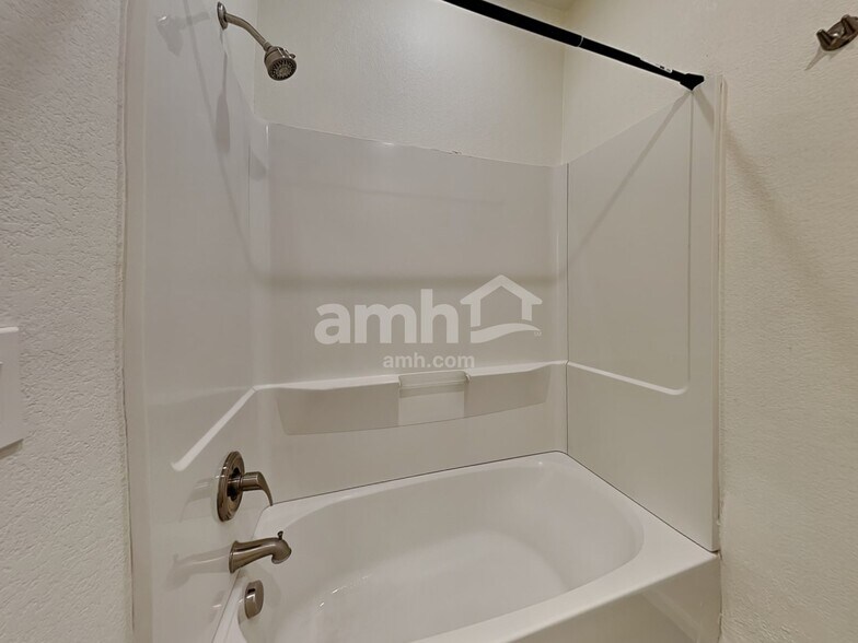 Building Photo - 2209 N 135th Dr