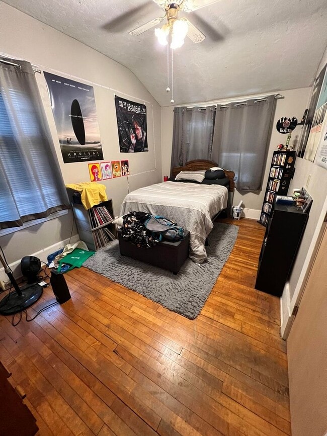 Building Photo - 420 W Arrowhead Rd