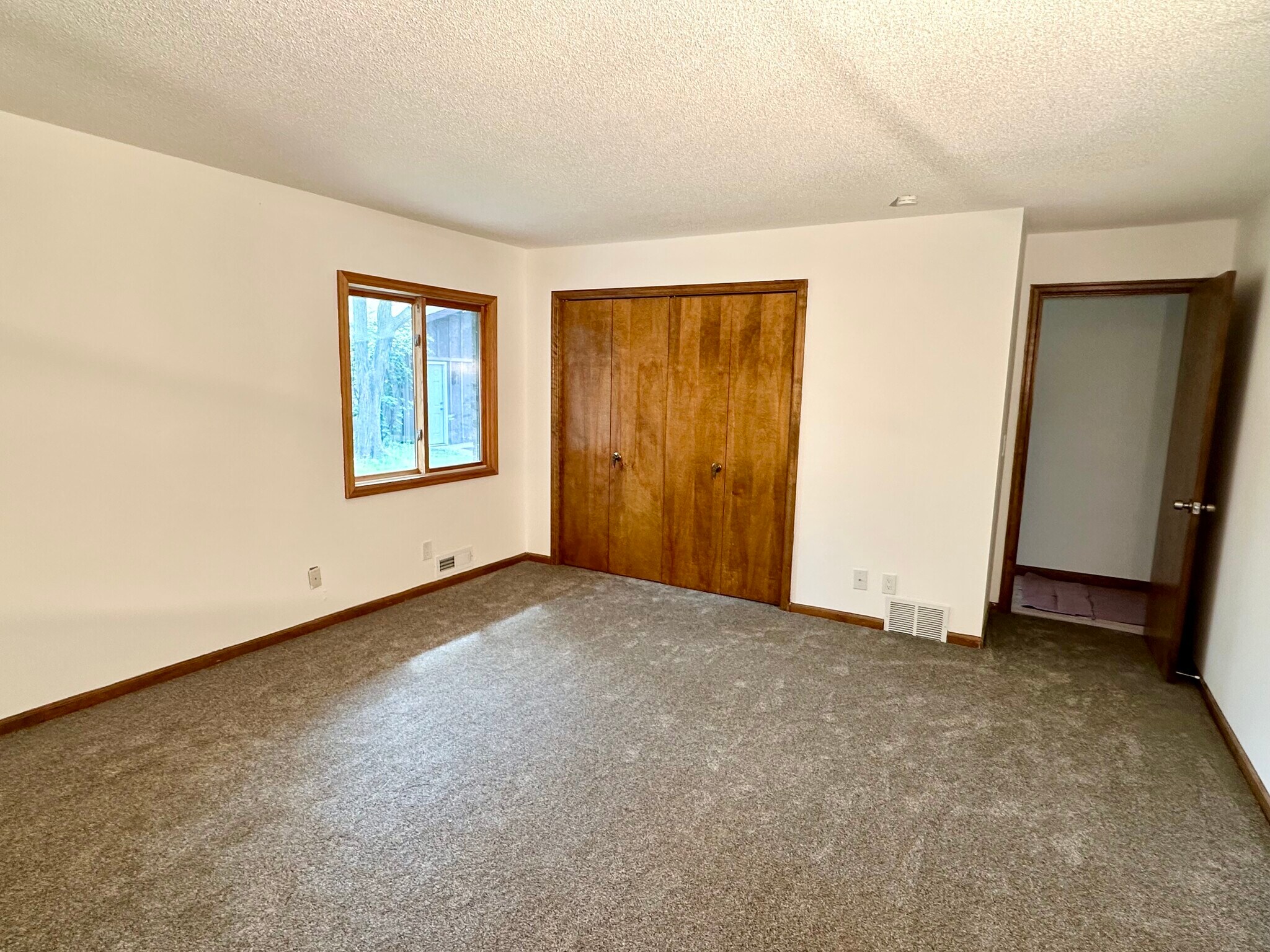 Building Photo - 7301 Glouchester Dr