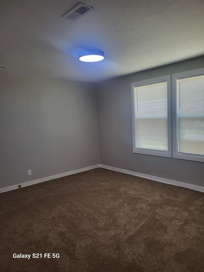 Building Photo - Duplex
