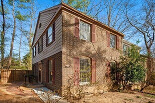 Building Photo - 1501 Chatham Colony Ct