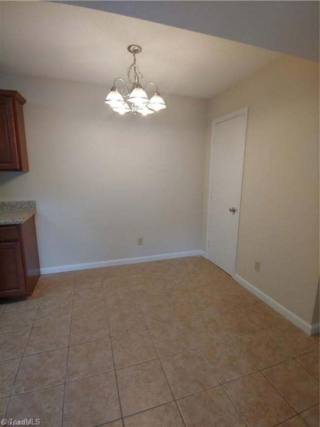 Building Photo - Condo near Guilford College!