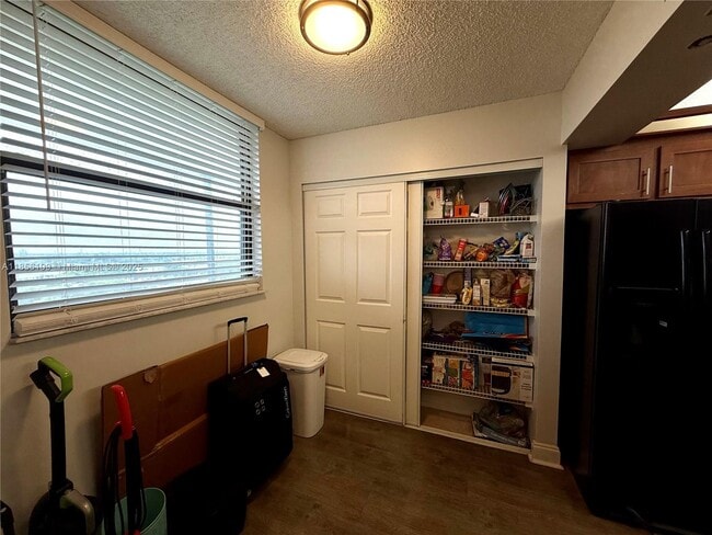 Building Photo - 1266 S Military Trail