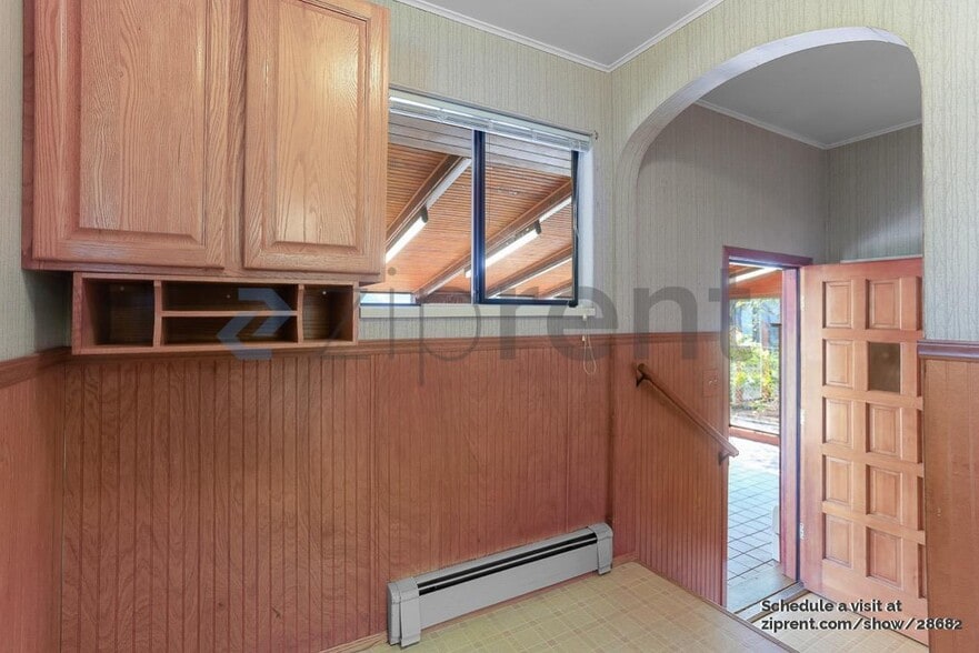Building Photo - Unit