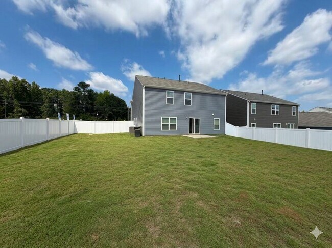 Building Photo - 121 Roocroft Ct