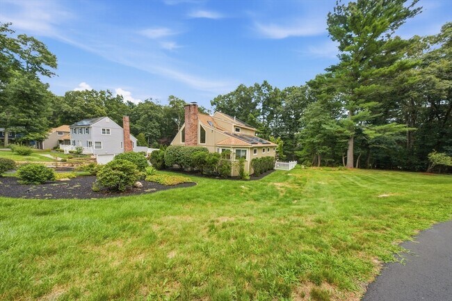 Building Photo - 7 Sherborne Cir
