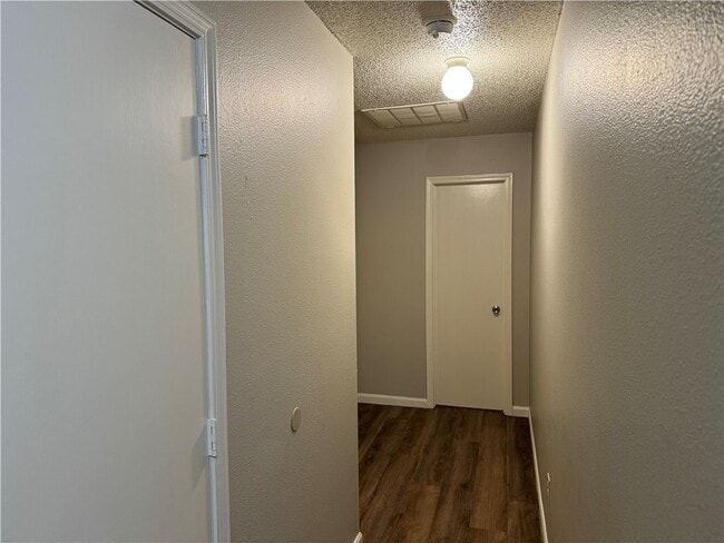 Building Photo - 1114 Mockingbird Ln