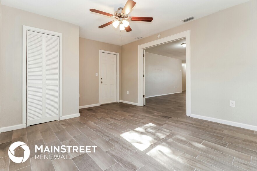 Building Photo - 7525 Foxbloom Dr