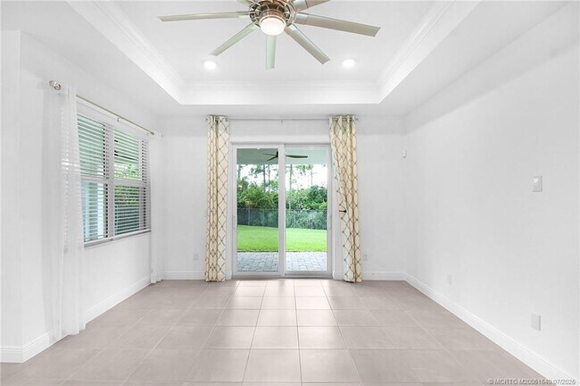Building Photo - 4914 SW Montclair Dr