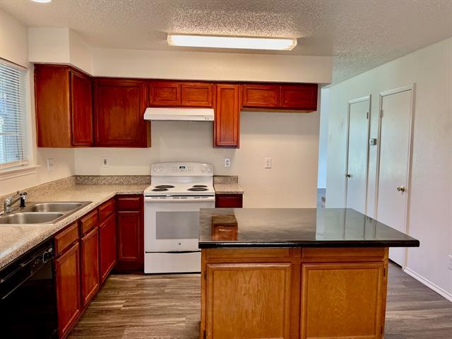 Building Photo - 5202 Sherburne Dr