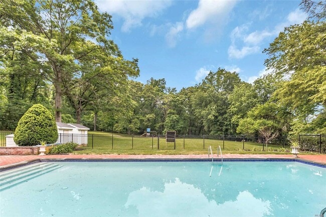 Building Photo - 343 Oyster Bay Road