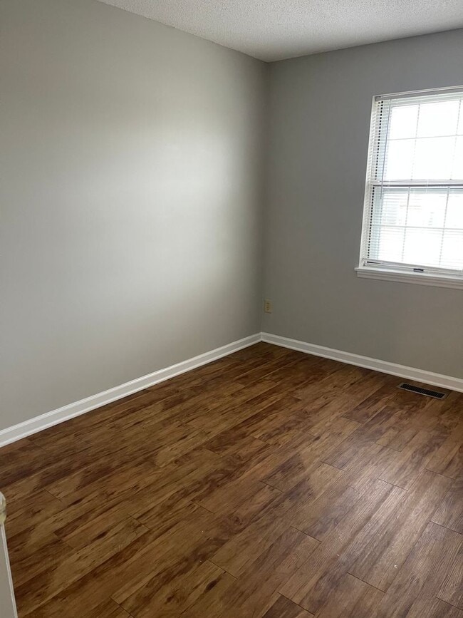 Building Photo - Duplex for Rent