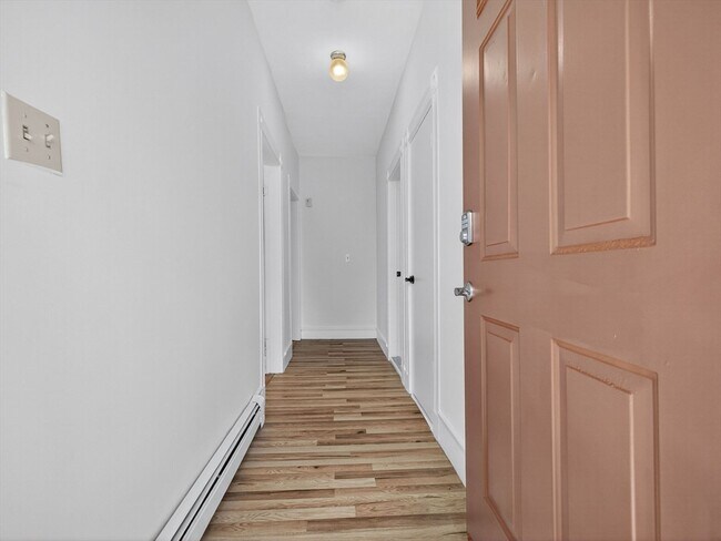 Building Photo - 471 Medford St