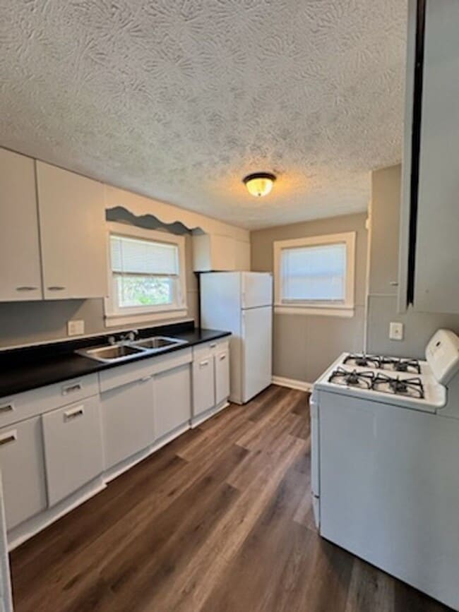 Building Photo - New Listing!!!