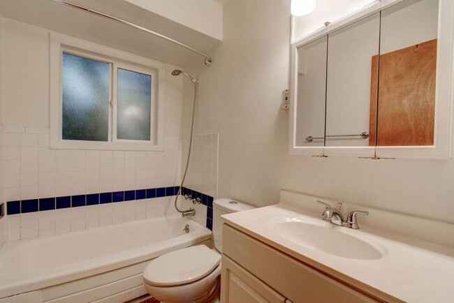 Building Photo - 2bed/1bath Available NOW! SPRING SPECIAL 1...