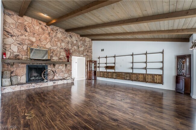 Building Photo - 2701 Bryant Ave