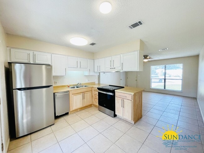 Building Photo - Beautiful 2 Bedroom Home in Fort Walton Beach!