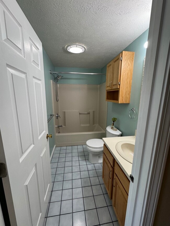 Building Photo - 16 Highbridge Hill Rd