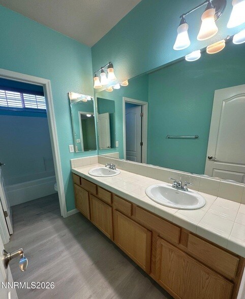 Building Photo - 7255 Foxwood Ln