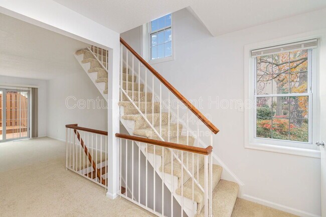 Building Photo - 29 S Floyd St