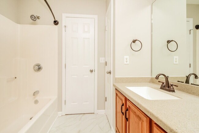 Building Photo - 2900 Hearthside Dr