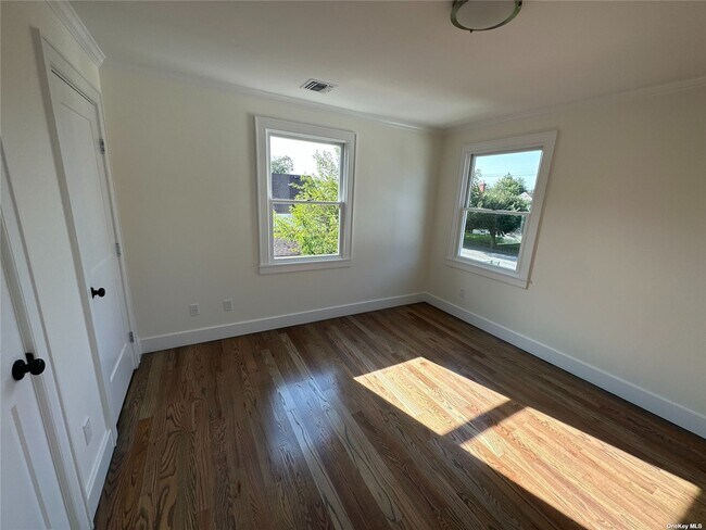 Building Photo - 211 Nassau Blvd