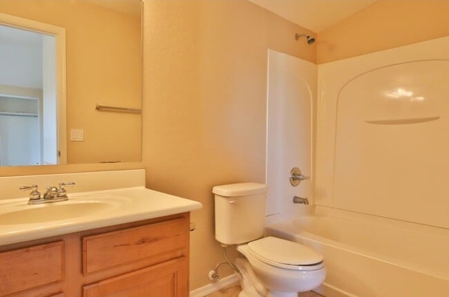 Building Photo - 744 N Laguna Dr