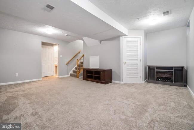 Building Photo - 5224 Leavers Ct