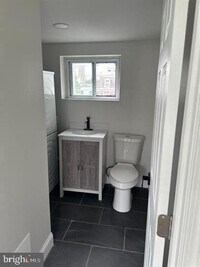 Building Photo - 1247 E Berks St